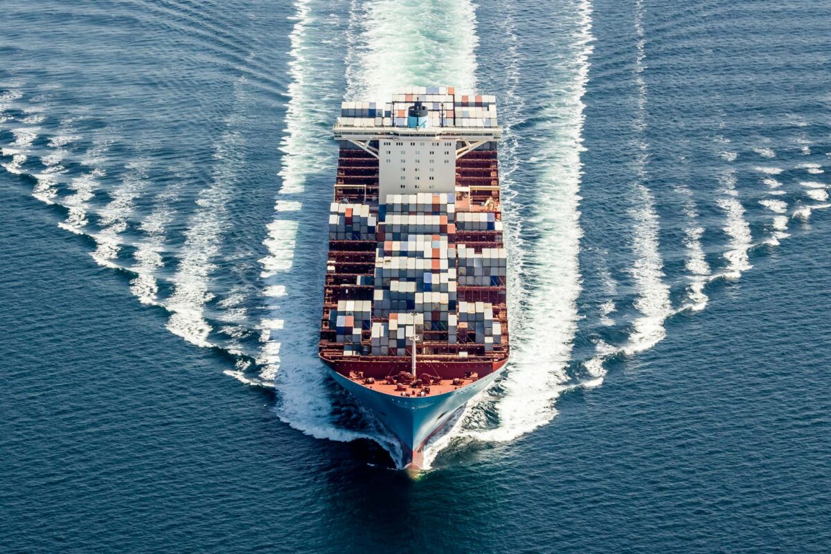 Containerskib fotograferet fra fly