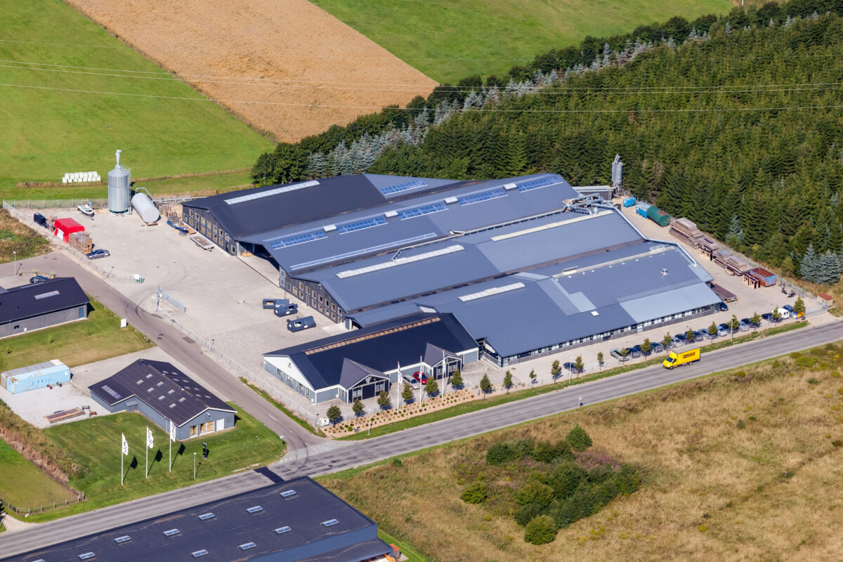 En fremstillingsvirksomhed fotograferet fra luften